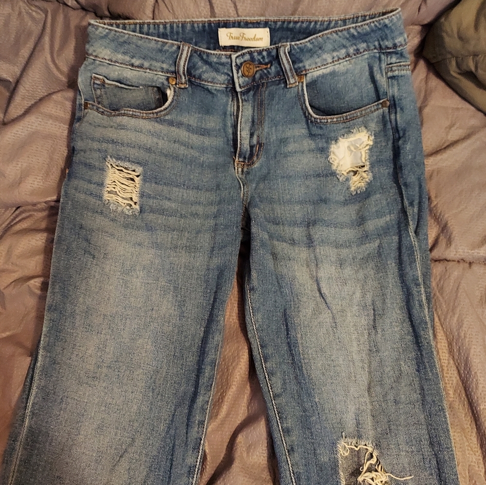 True Freedom distressed jeans
